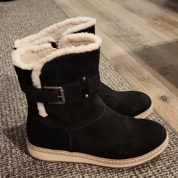 Womans White mountain faux fur boots black size 6 1/2 - Picture 4 of 8